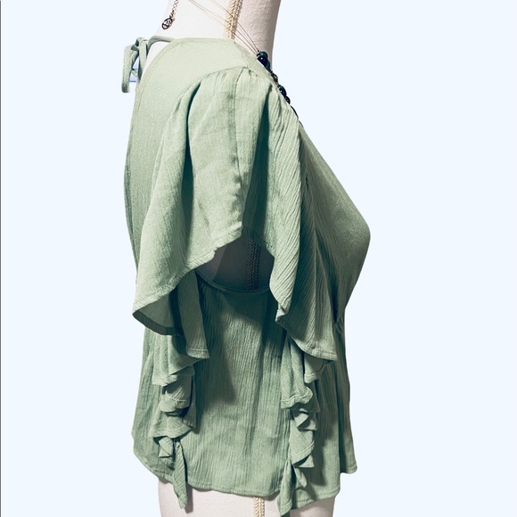 🍀 Altar’d State blouse - Picture 4 of 6